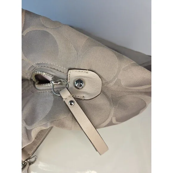 Coach Signature F20032 Biege Patchwork Leather INLD PWK HOBO Silvertone Hrdw - Picture 9 of 15